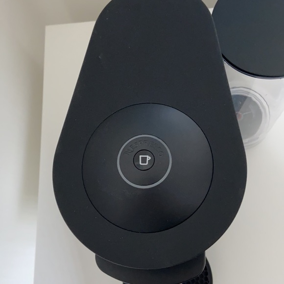 NESPRESSO by DELONGHI Vertuo coffee machine - Picture 5 of 10